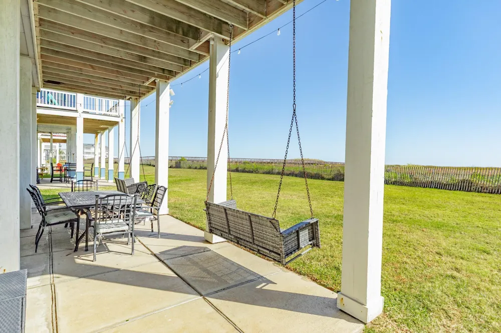 4215 Green Heron Drive Galveston, TX 77554