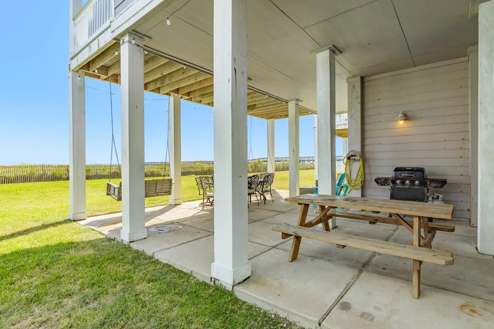 4215 Green Heron Drive Galveston, TX 77554