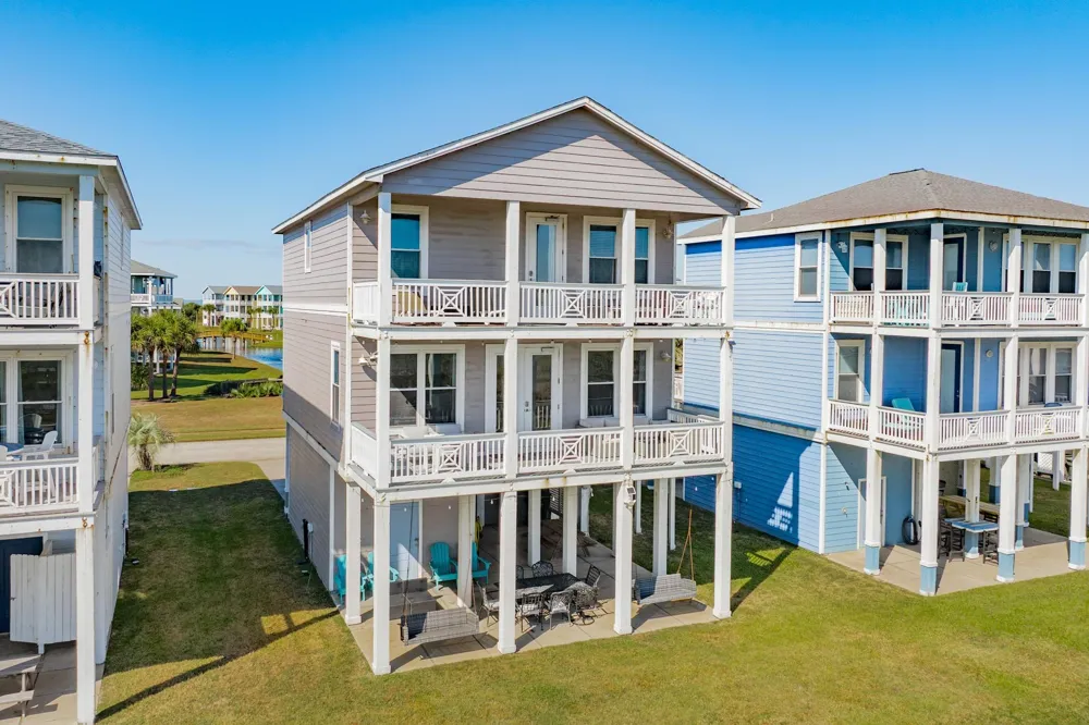 4215 Green Heron Drive Galveston, TX 77554