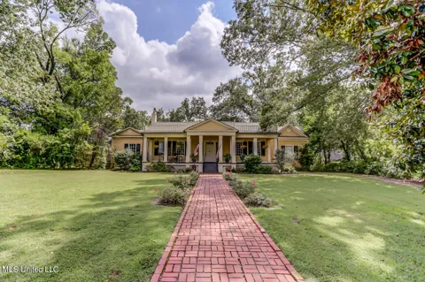 127 W Gholson Avenue