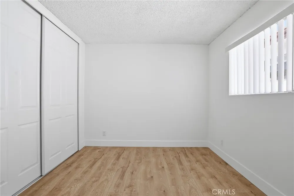 13040 Dronfield #23 Sylmar, CA 91342