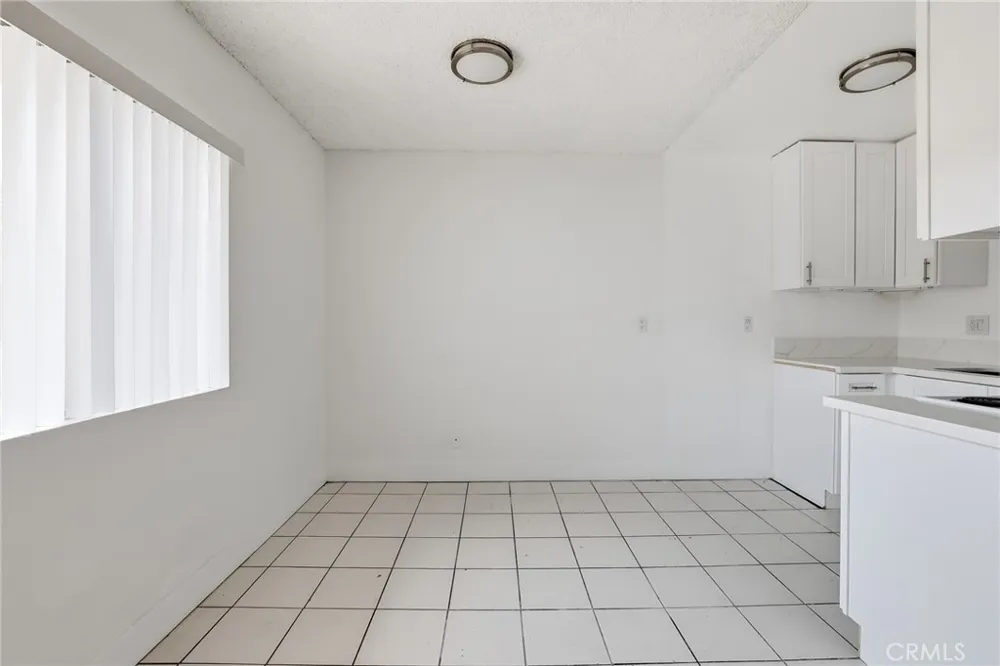 13040 Dronfield #23 Sylmar, CA 91342