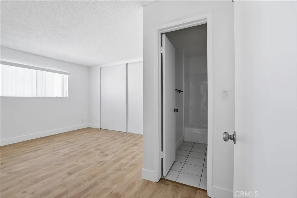 13040 Dronfield #23 Sylmar, CA 91342