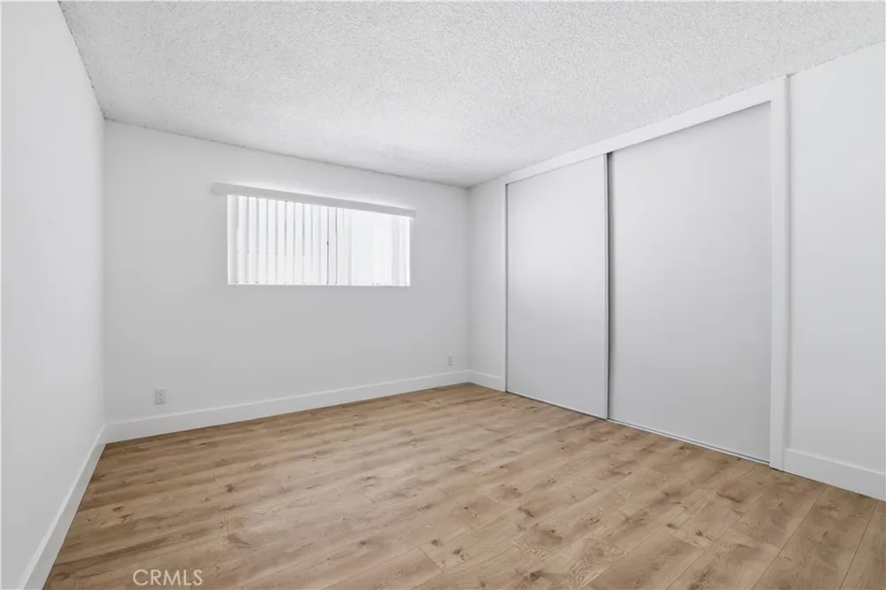 13040 Dronfield #23 Sylmar, CA 91342