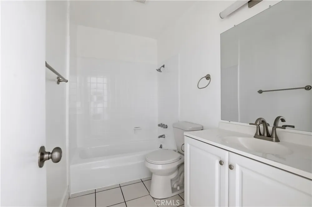 13040 Dronfield #23 Sylmar, CA 91342