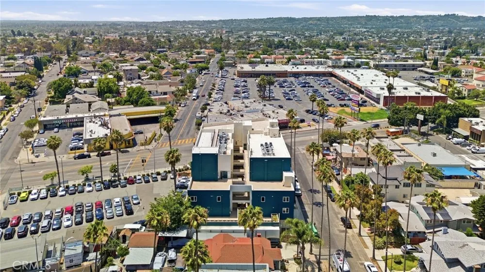 1818 S Norton Avenue #407 Los Angeles, CA 90018