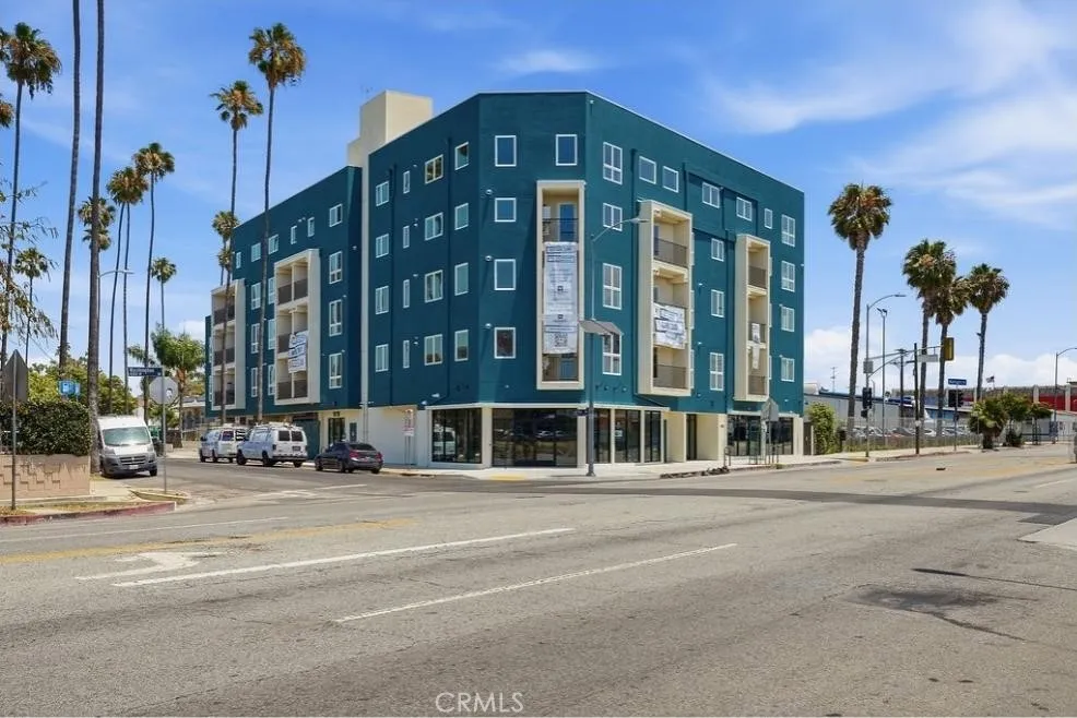 1818 S Norton Avenue #407 Los Angeles, CA 90018