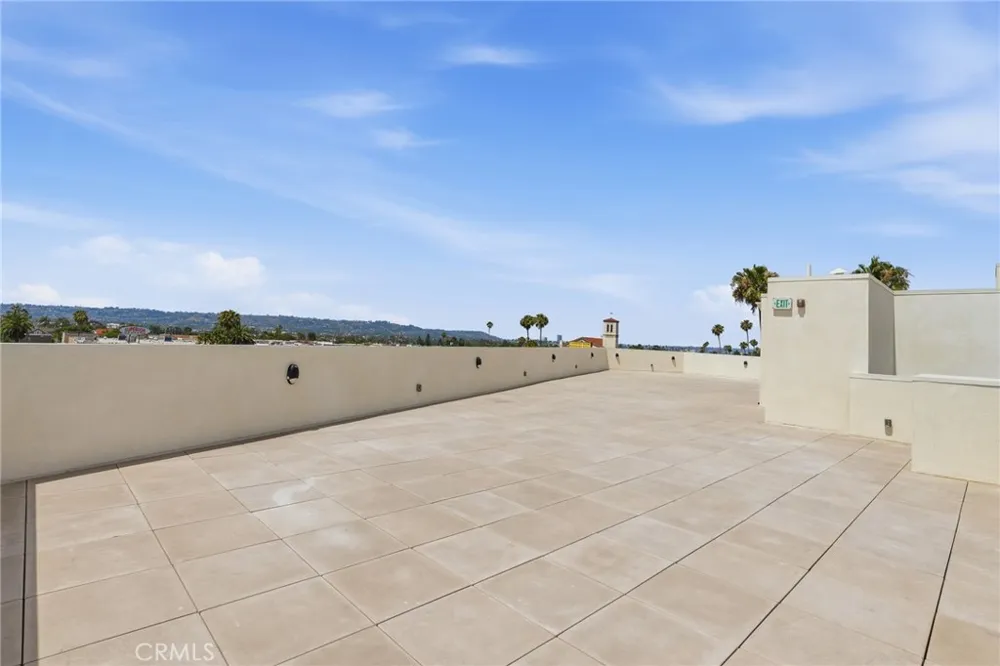 1818 S Norton Avenue #407 Los Angeles, CA 90018