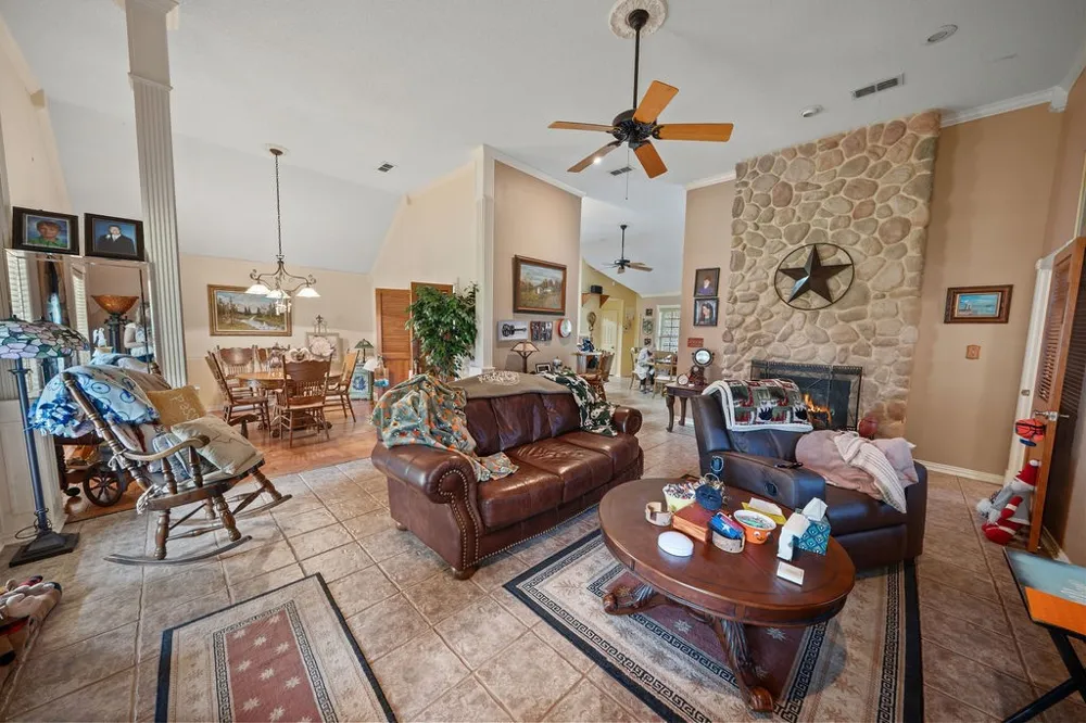 630 County Road 3608 Bullard, TX 75757