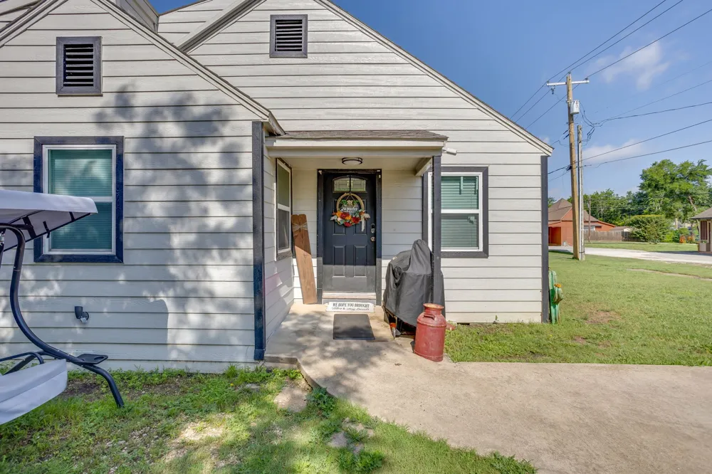 109 W Purdom Avenue Alvarado, TX 76009