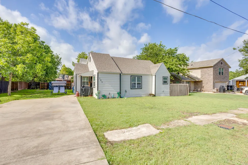 109 W Purdom Avenue Alvarado, TX 76009