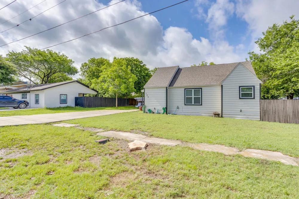 109 W Purdom Avenue Alvarado, TX 76009