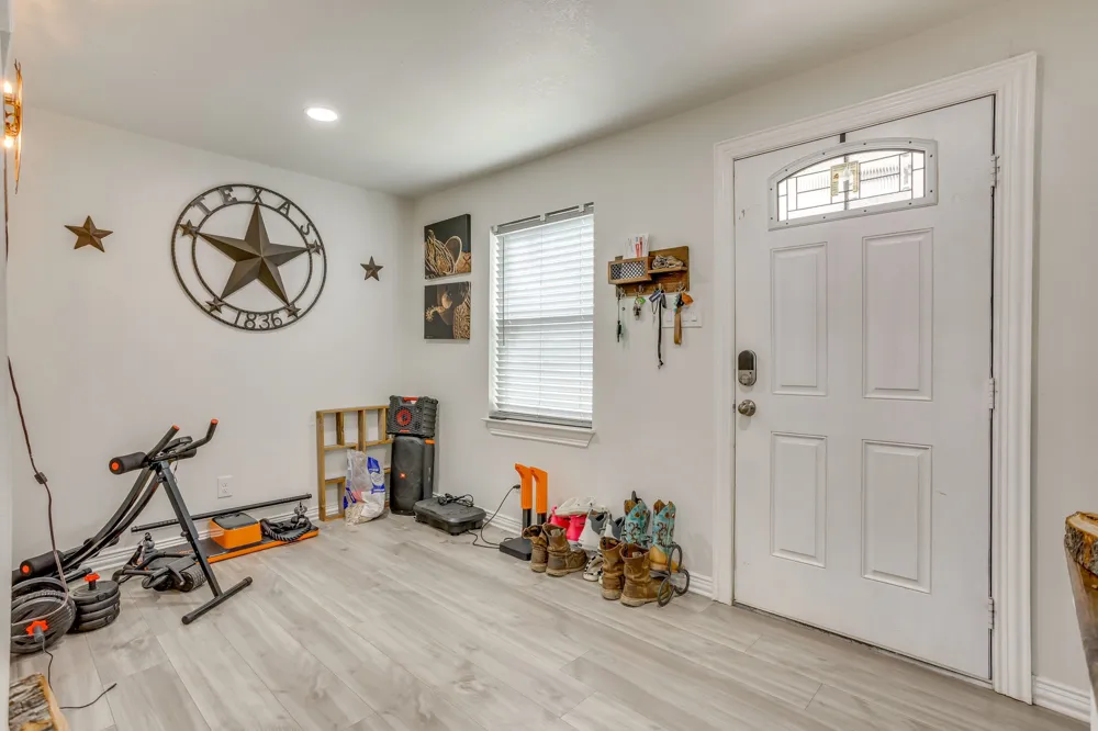 109 W Purdom Avenue Alvarado, TX 76009