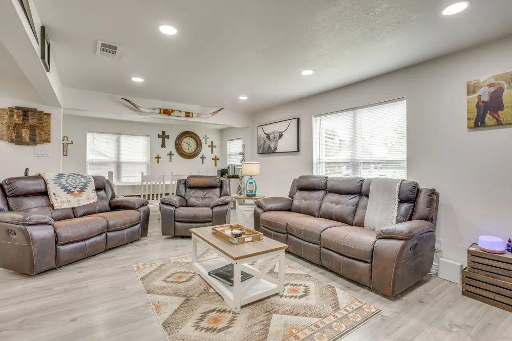 109 W Purdom Avenue Alvarado, TX 76009