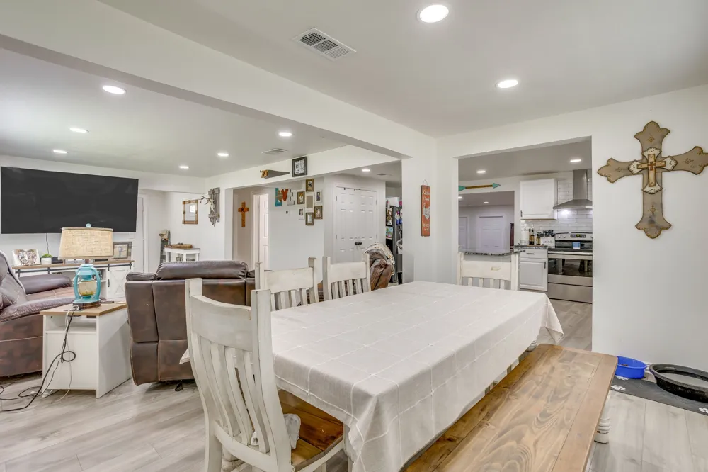 109 W Purdom Avenue Alvarado, TX 76009