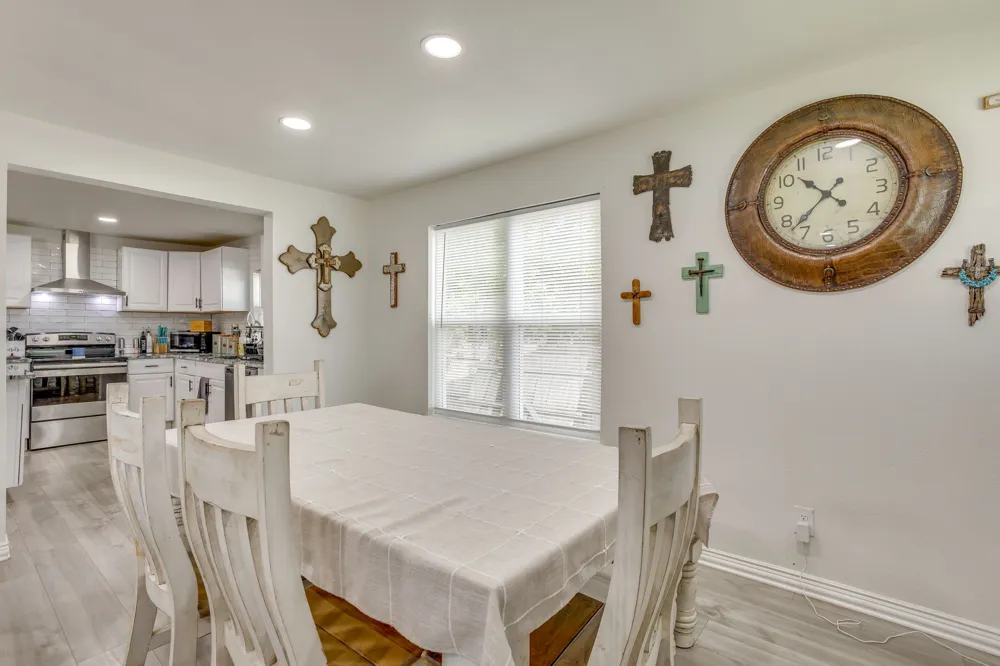109 W Purdom Avenue Alvarado, TX 76009