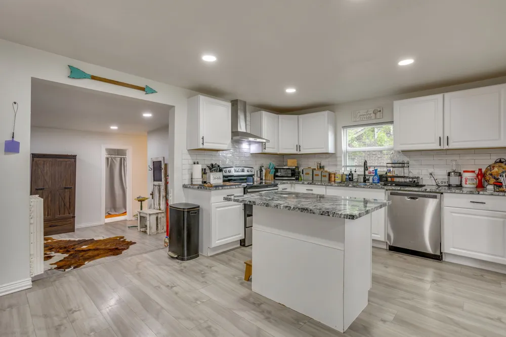 109 W Purdom Avenue Alvarado, TX 76009