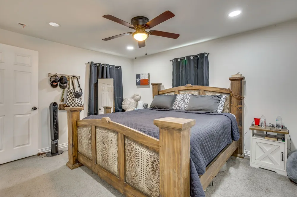 109 W Purdom Avenue Alvarado, TX 76009