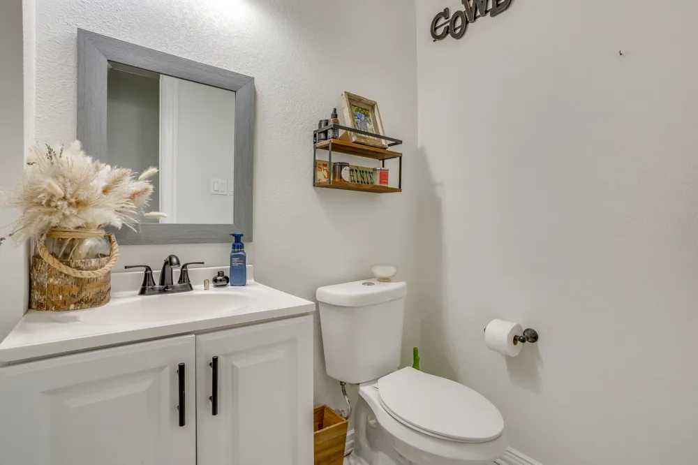 109 W Purdom Avenue Alvarado, TX 76009