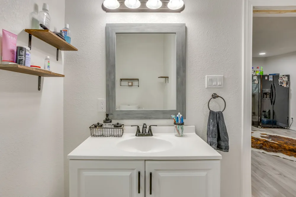 109 W Purdom Avenue Alvarado, TX 76009