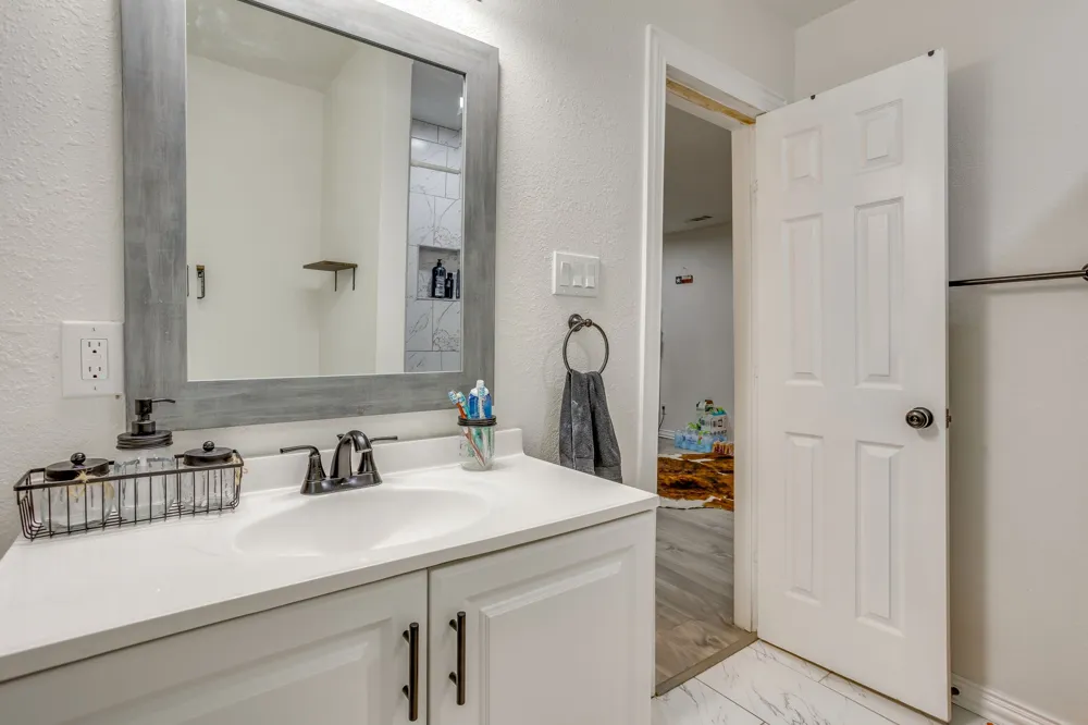 109 W Purdom Avenue Alvarado, TX 76009