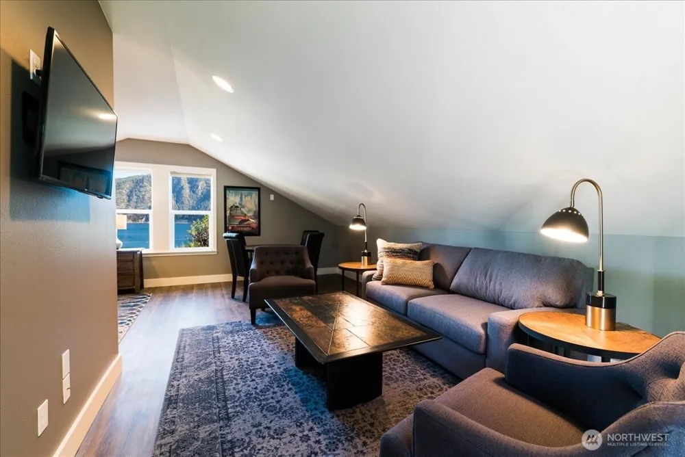 408 Manson Boulevard Manson, WA 98831