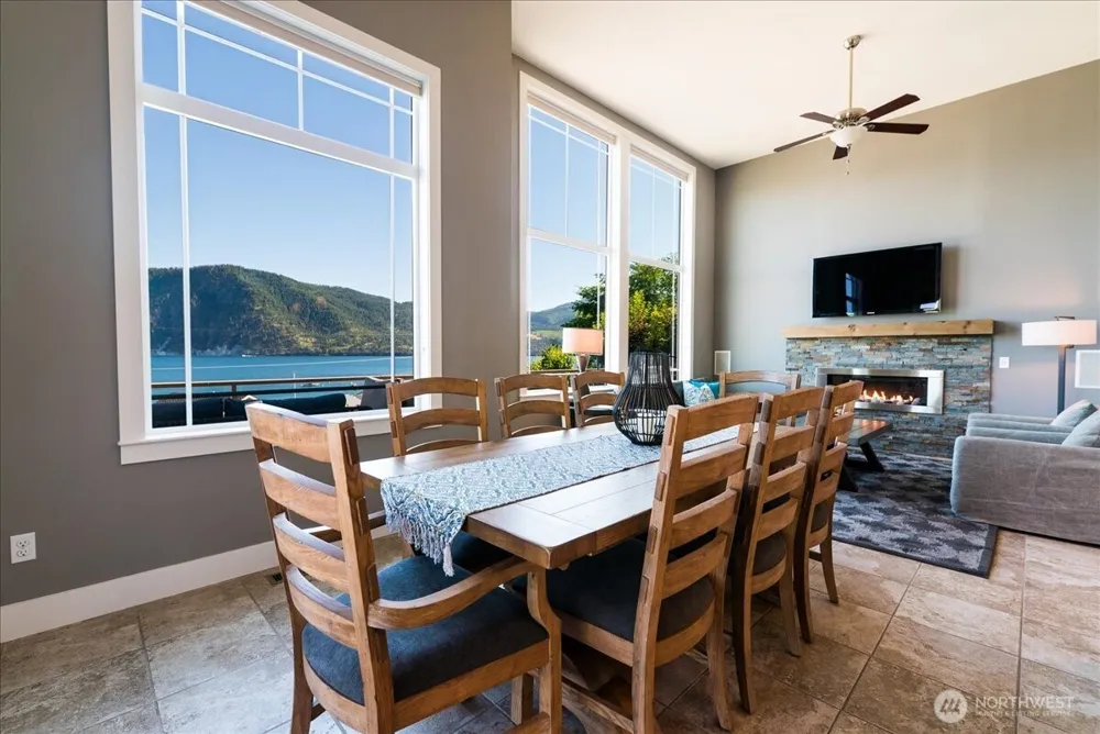 408 Manson Boulevard Manson, WA 98831