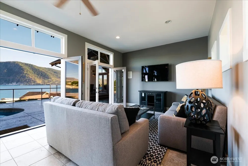 408 Manson Boulevard Manson, WA 98831