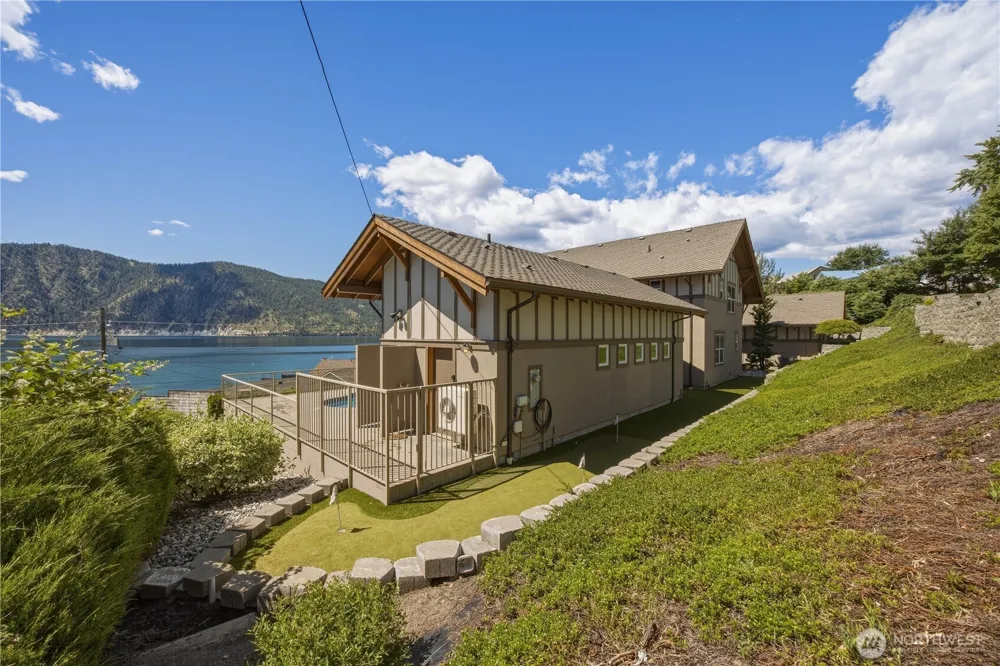 408 Manson Boulevard Manson, WA 98831