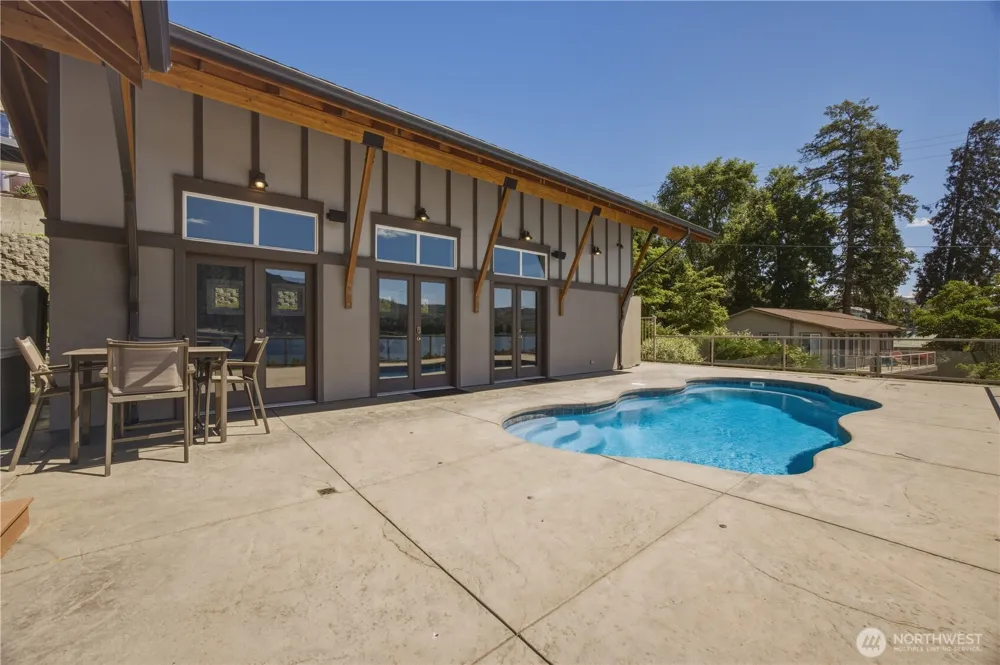 408 Manson Boulevard Manson, WA 98831
