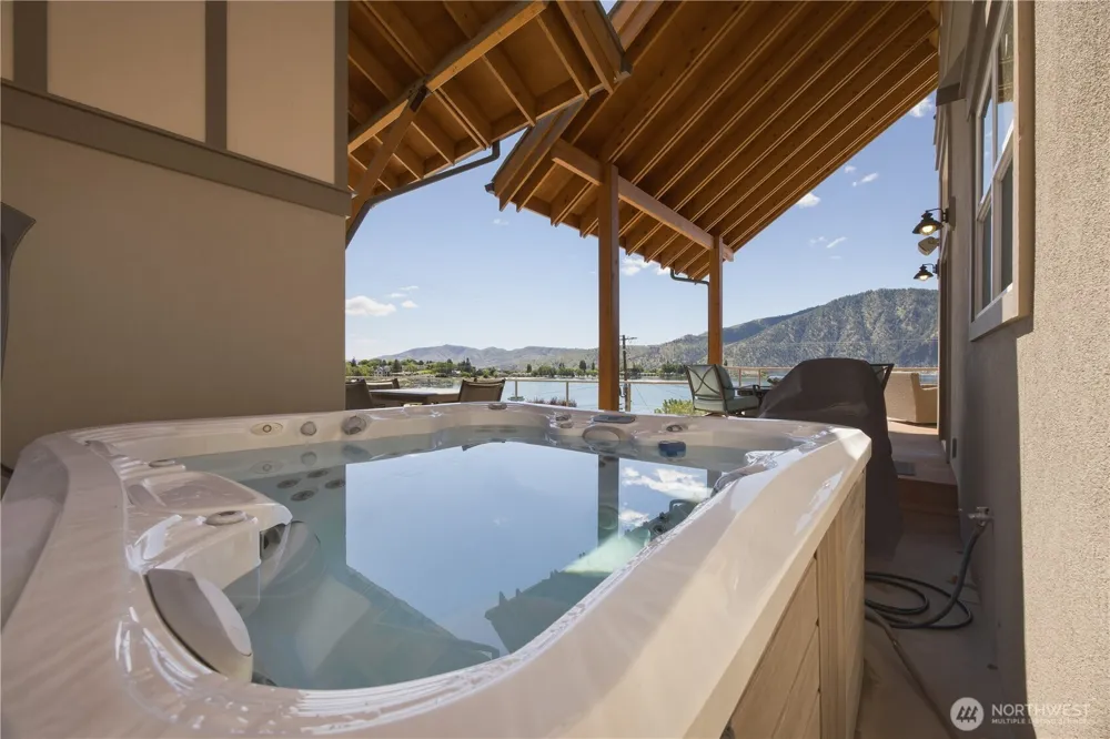 408 Manson Boulevard Manson, WA 98831