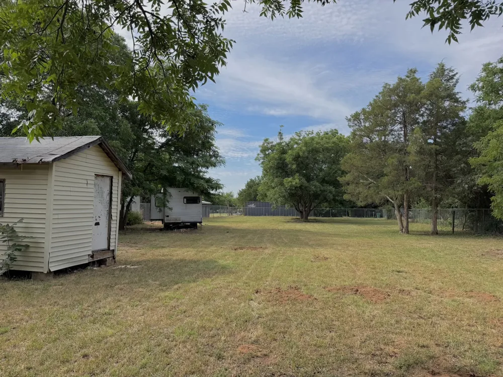 628 W 3rd Street Burkburnett, TX 76354