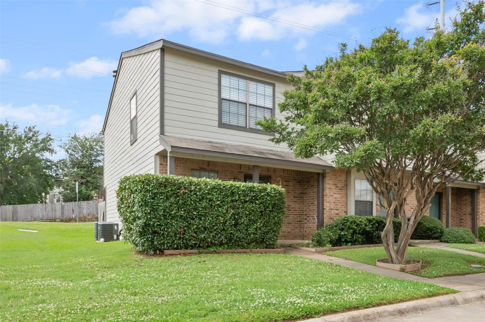 700 W Collins Street Denton, TX 76201