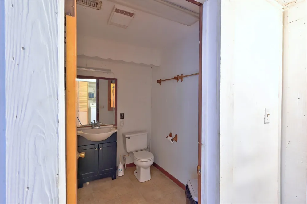 1083 County Road 3141 Cleveland, TX 77327