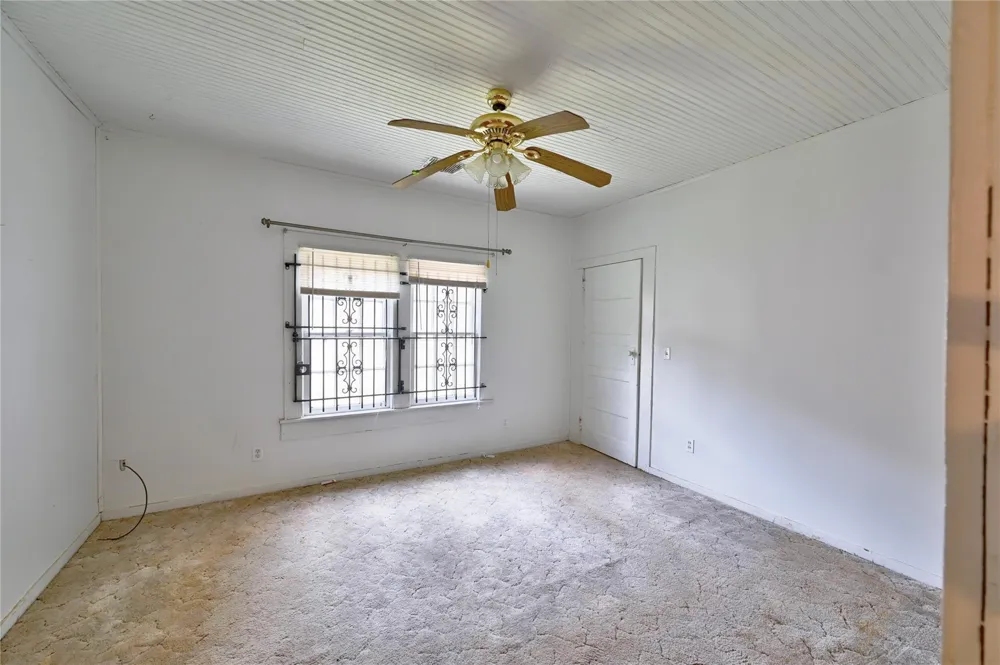 1083 County Road 3141 Cleveland, TX 77327