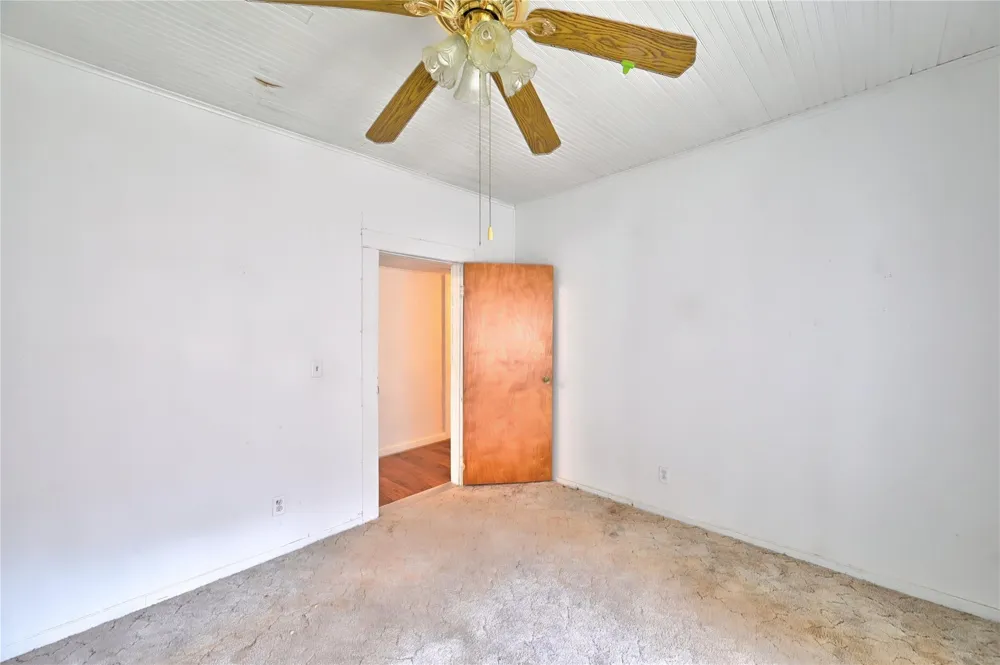1083 County Road 3141 Cleveland, TX 77327