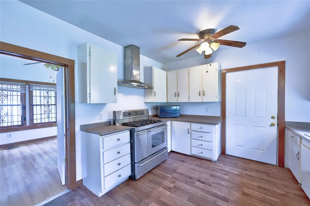 1083 County Road 3141 Cleveland, TX 77327