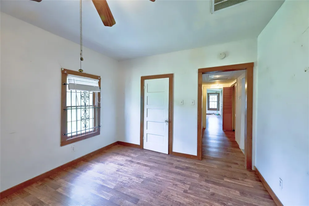 1083 County Road 3141 Cleveland, TX 77327