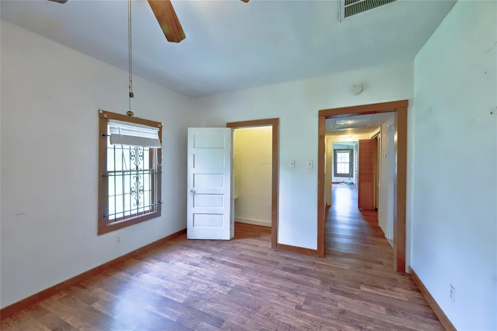 1083 County Road 3141 Cleveland, TX 77327