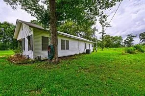 1083 County Road 3141 Cleveland, TX 77327