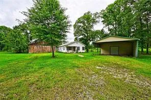 1083 County Road 3141 Cleveland, TX 77327