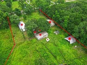 1083 County Road 3141 Cleveland, TX 77327