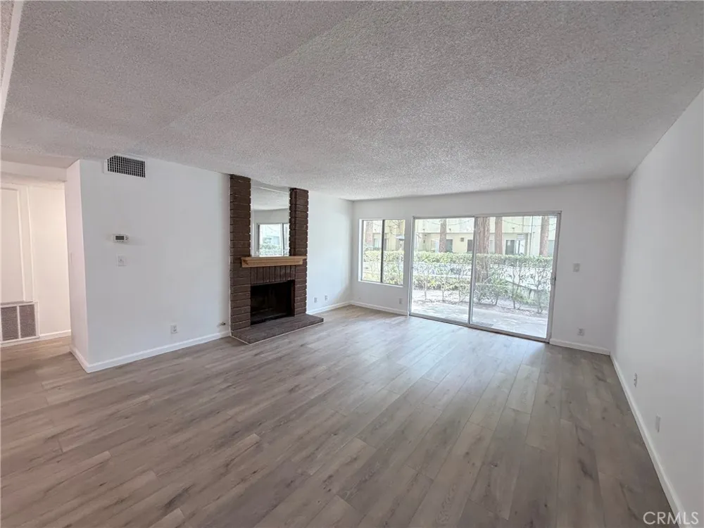 7800 Topanga Canyon Blvd #116 Canoga Park, CA 91304