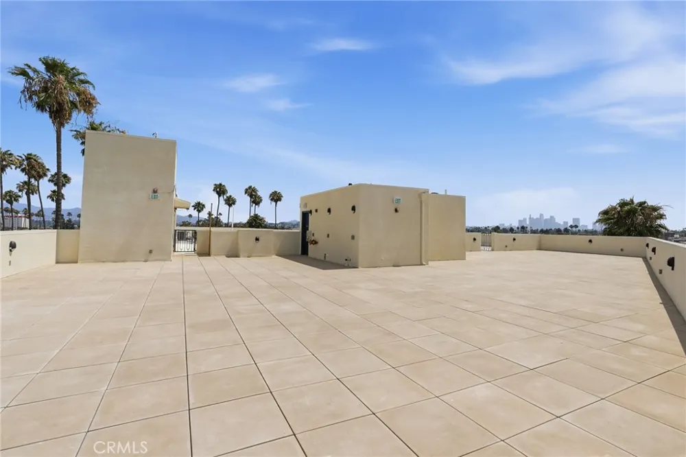 1818 S Norton Avenue #409 Los Angeles, CA 90018