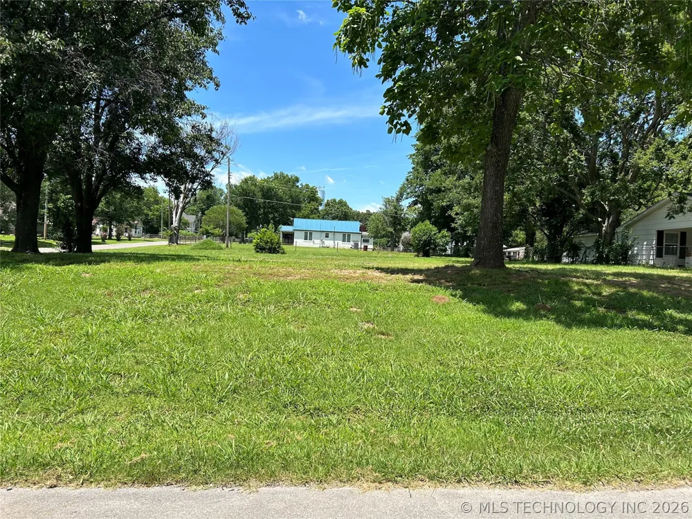 604 Irving Street Fort Gibson, OK 74434