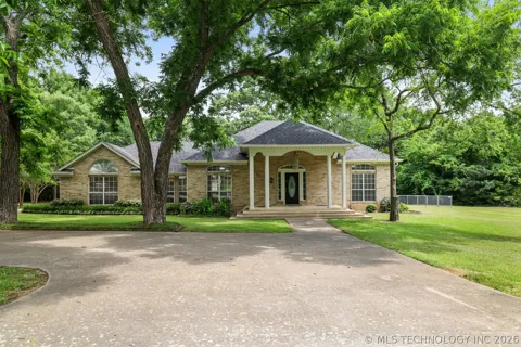 722 Westwood