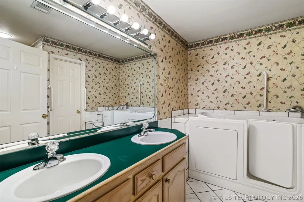 722 Westwood Durant, OK 74701