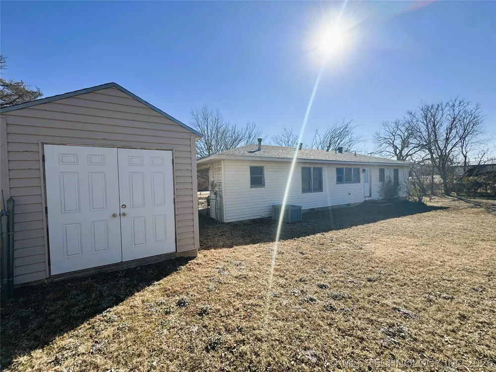 420 Dawson Street Meeker, OK 74855