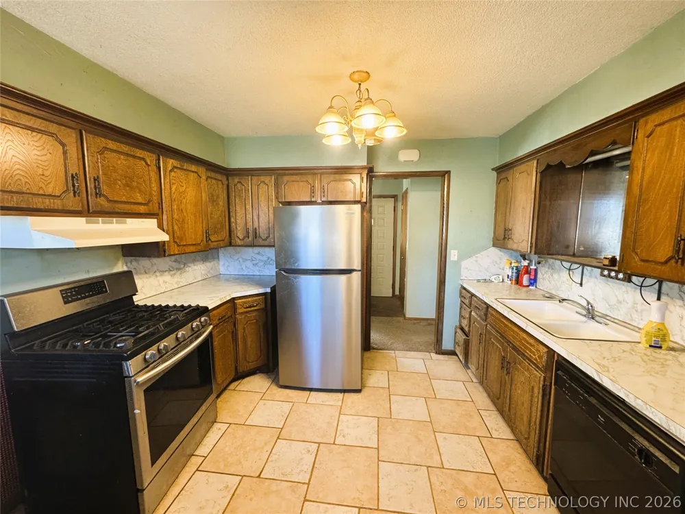 420 Dawson Street Meeker, OK 74855