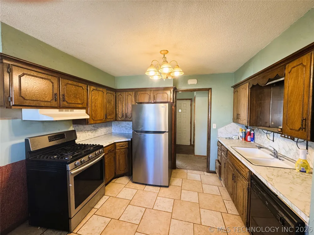 420 Dawson Street Meeker, OK 74855